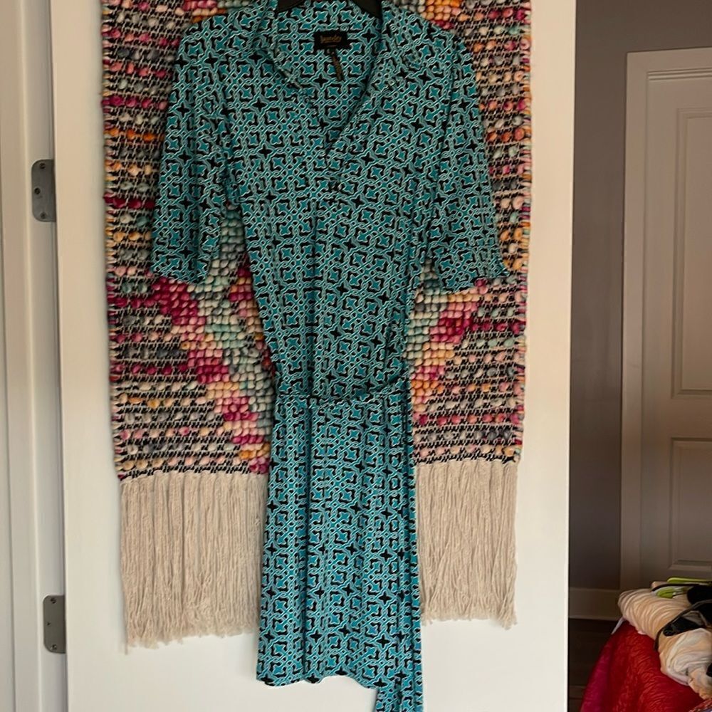 Great little jersey stretch dress by Laundry Shelli Segal